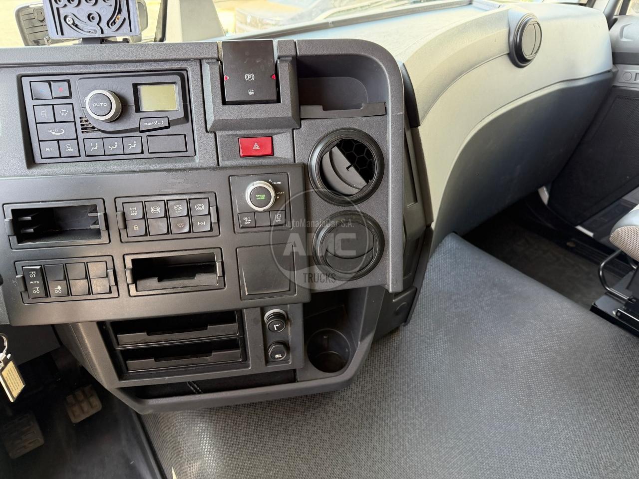 RENAULT T380 EURO6 6X2 2017 CAB. CAIXA CORTINAS 8.90 X 2.45 X 2.65