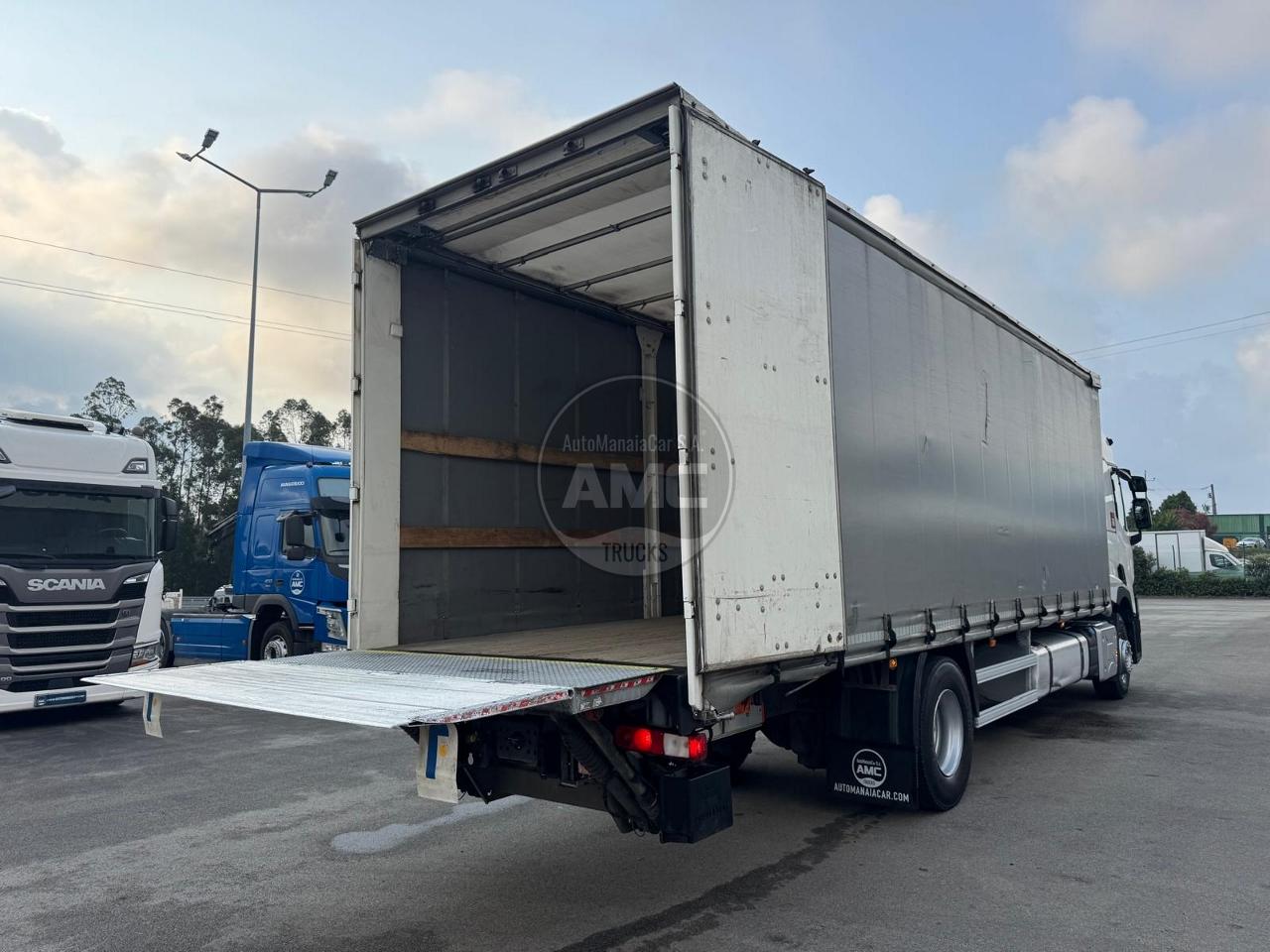 RENAULT T380 DTI 11 EURO6 4X2 CX CORTINAS 8.60 X 2.48 X 2.60