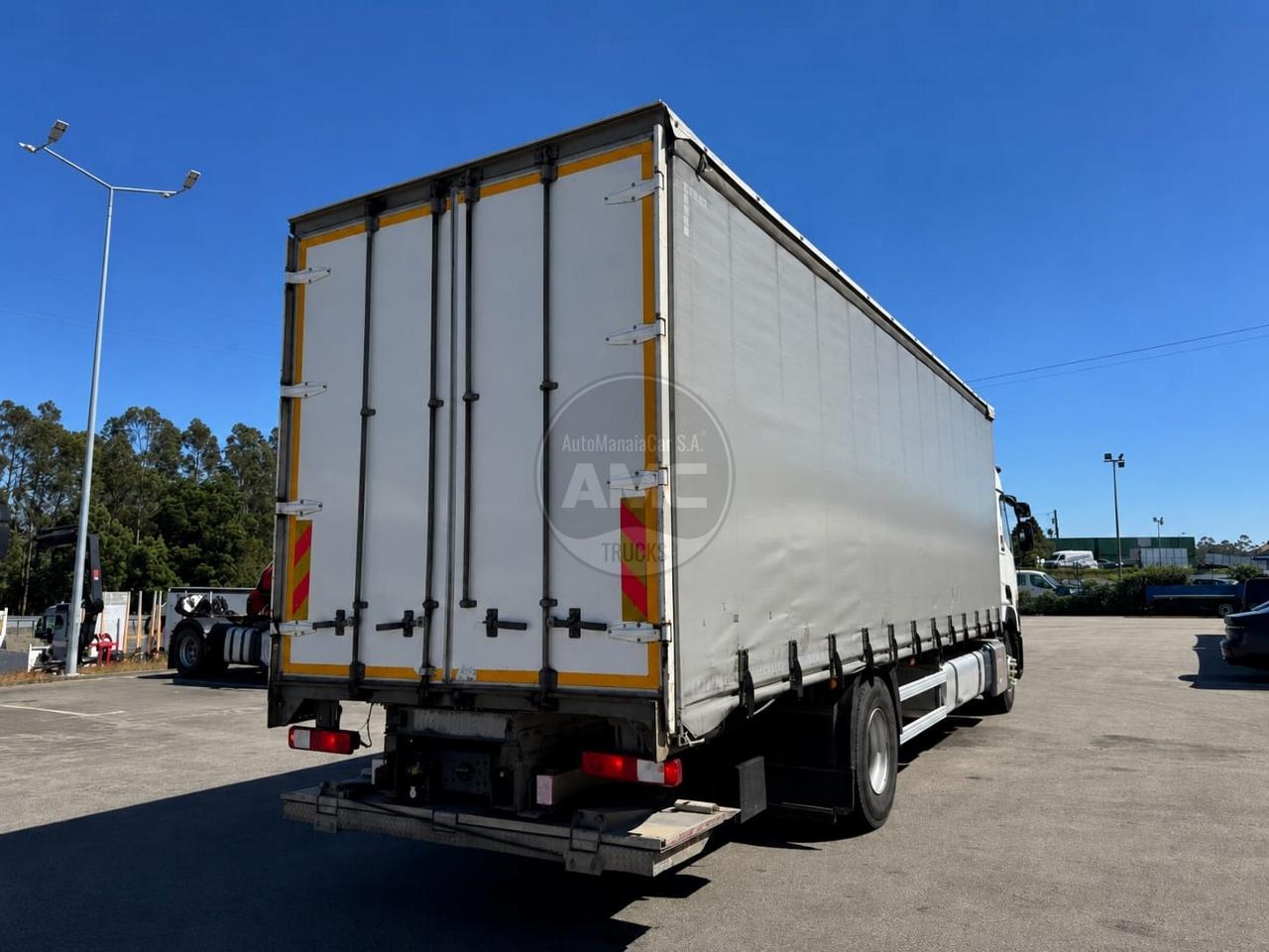RENAULT T380 DTI 11 EURO6 4X2 CX CORTINAS 8.60 X 2.48 X 2.60
