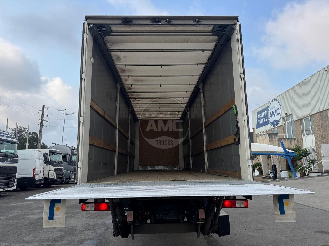 RENAULT T380 DTI 11 EURO6 4X2 CX CORTINAS 8.60 X 2.48 X 2.60