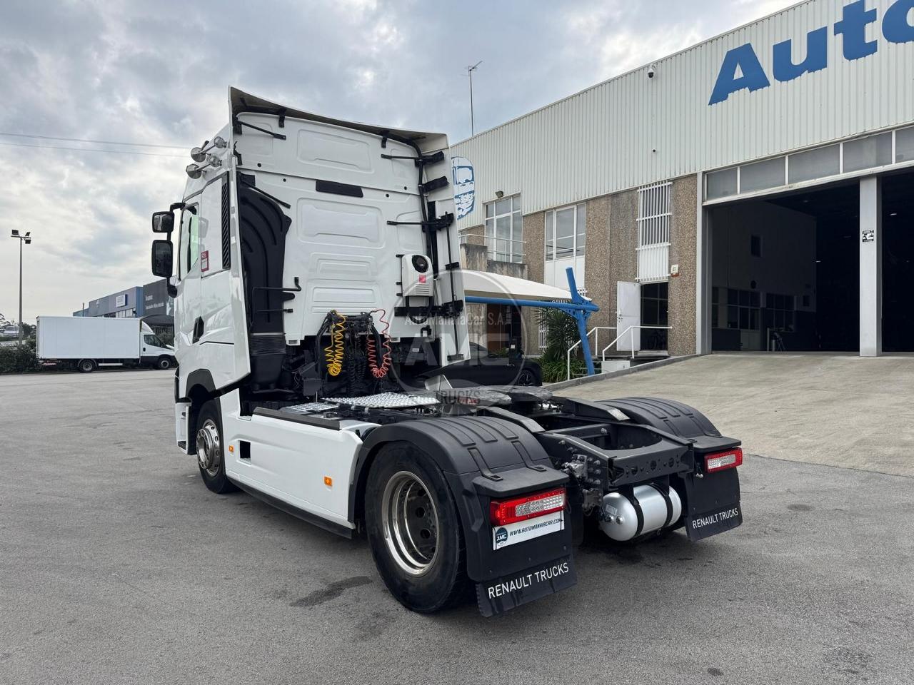 TRATOR RENAULT T520 HIGH CAB EURO6 4X2 2020 RETARDER