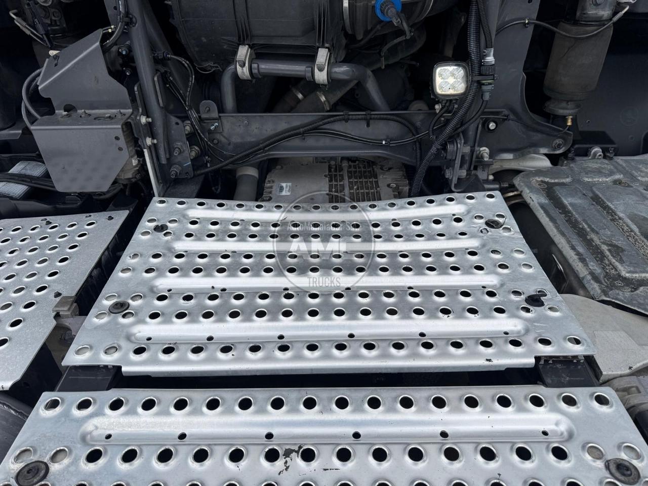 TRATOR RENAULT T520 HIGH CAB EURO6 4X2 2020 RETARDER