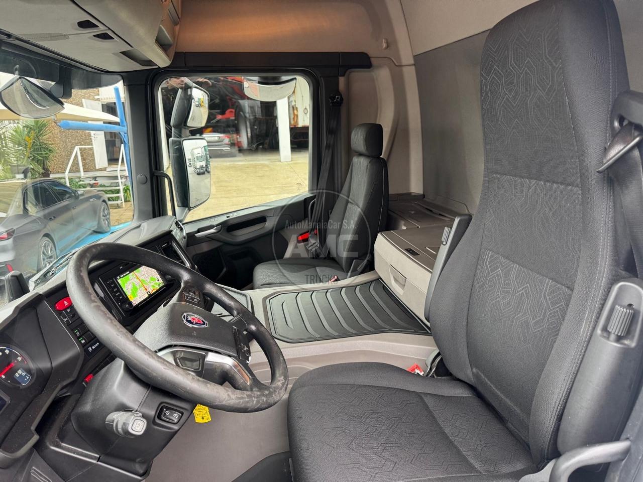 1 SCANIA P280 EURO6 4X2 (NOVO MODELO) 2020 MED. CAIXA 8.95 X 2.47 X 2.70