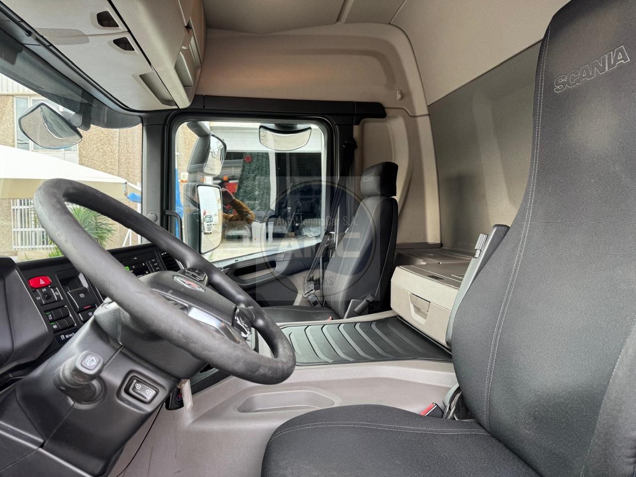 SCANIA P280 EURO6 4X2 (NOVO MODELO) 2020 MED. CAIXA 8.95 X 2.47 X 2.70