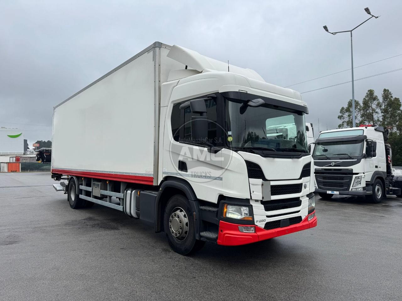 SCANIA P280 EURO6 4×2 CAIXA FECHADA 8.95 X 2.47 X 2.75
