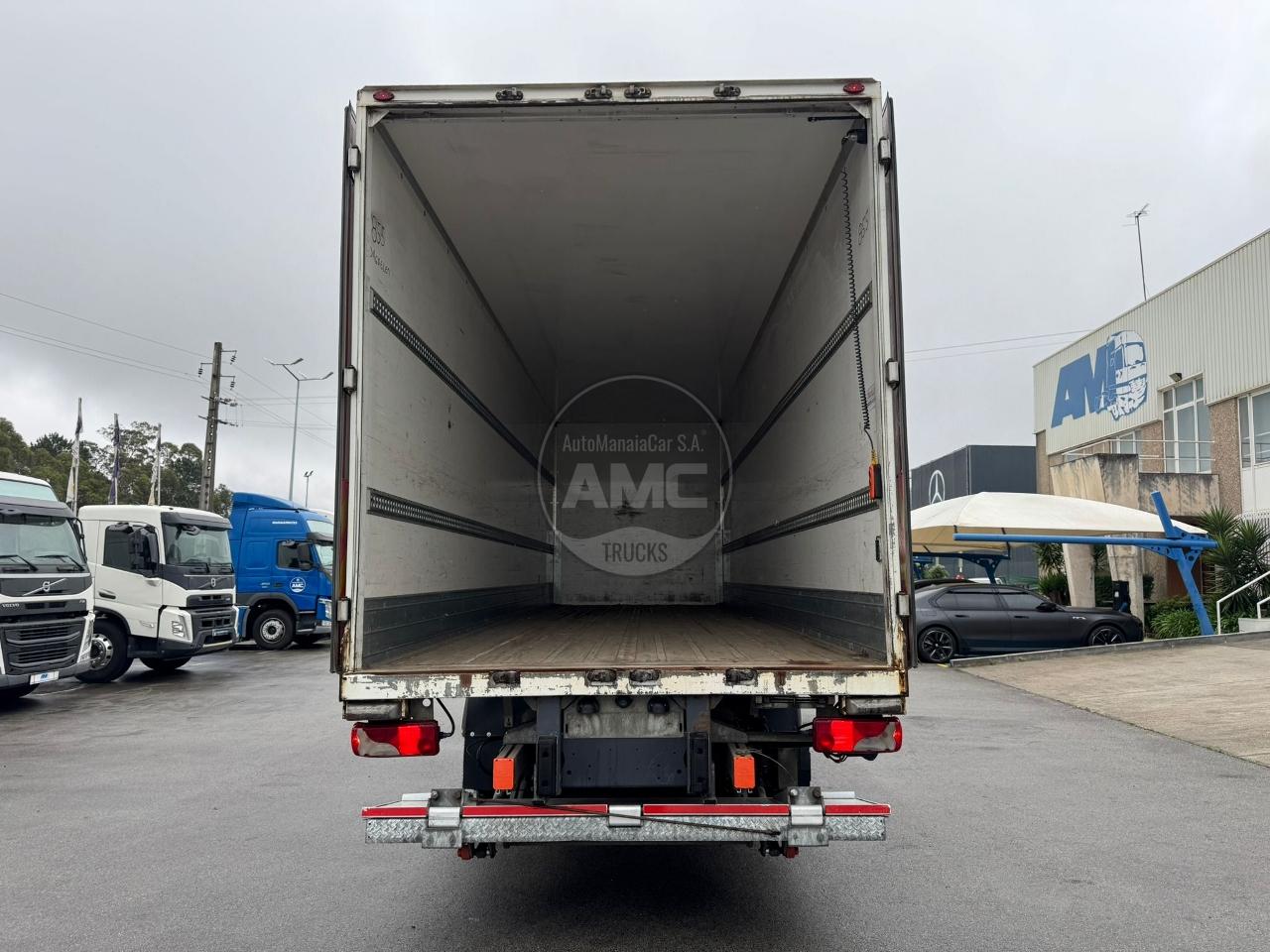 SCANIA P280 EURO6 4×2 CAIXA FECHADA 8.95 X 2.47 X 2.75