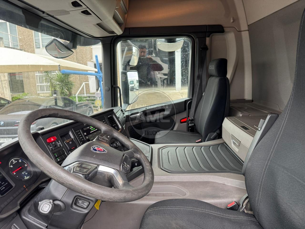 SCANIA P280 EURO6 4×2 CAIXA FECHADA 8.95 X 2.47 X 2.75