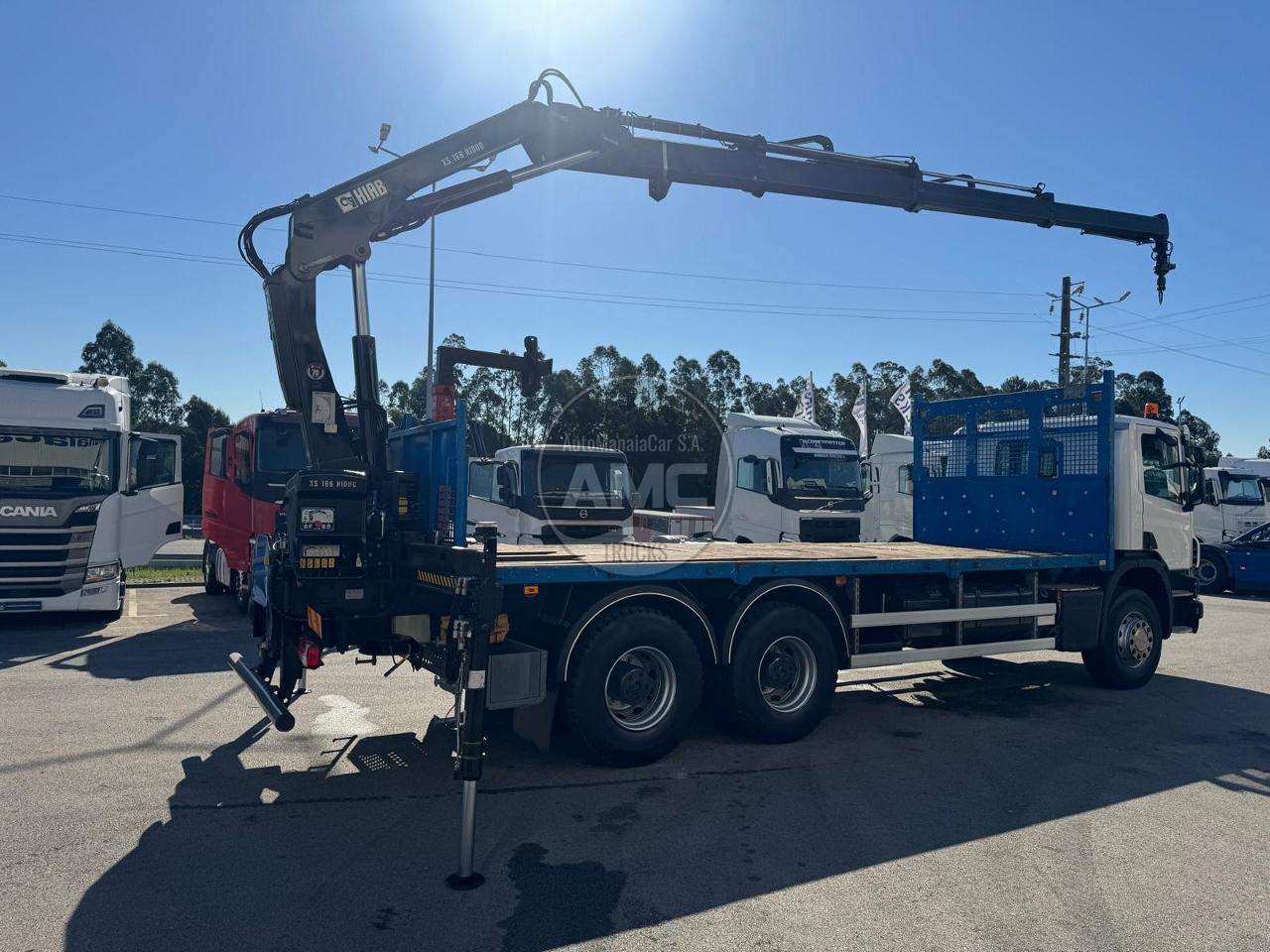 SCANIA P410 6X4 EURO6 COM GRUA HIAB KM 414 FT-S RETARDER REDUÇÃO