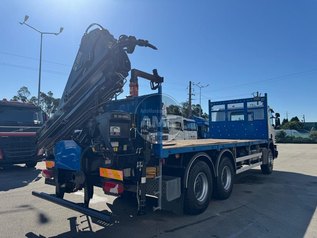 SCANIA P410 6X4 EURO6 COM GRUA HIAB KM 414 FT-S RETARDER REDUÇÃO
