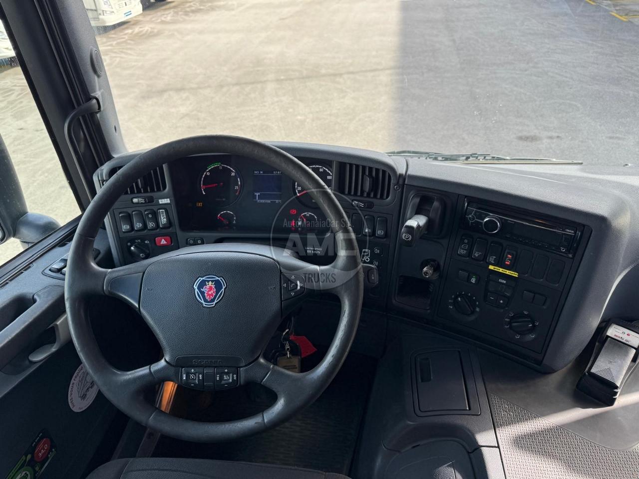 SCANIA P410 6X4 EURO6 COM GRUA HIAB KM 414 FT-S RETARDER REDUÇÃO