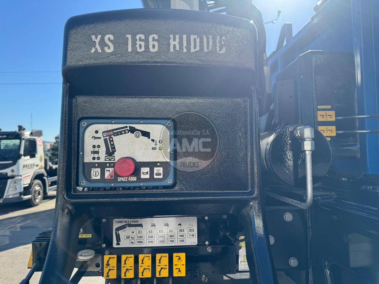 SCANIA P410 6X4 EURO6 COM GRUA HIAB KM 414 FT-S RETARDER REDUÇÃO