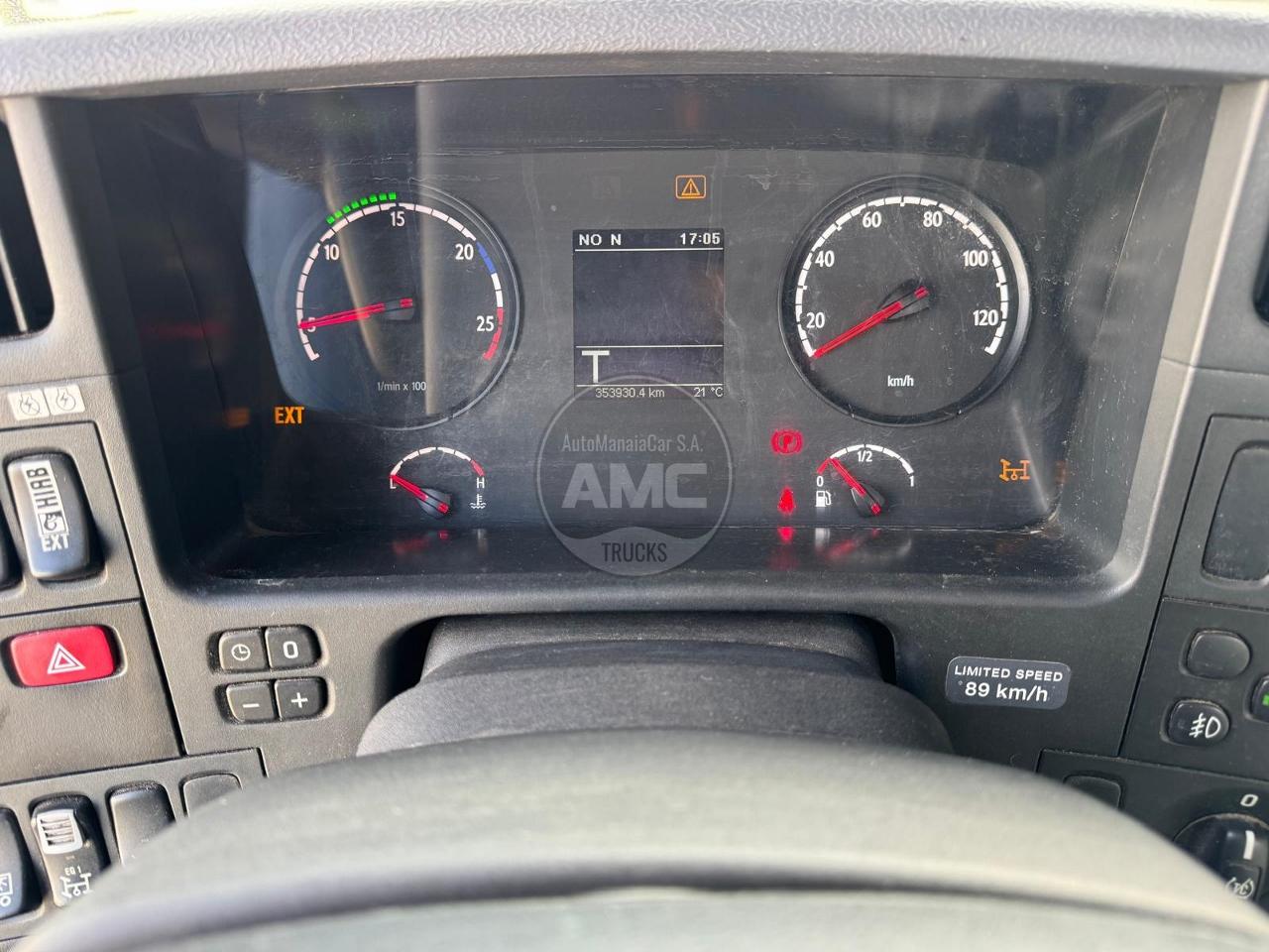 SCANIA P410 6X4 EURO6 COM GRUA HIAB KM 414 FT-S RETARDER REDUÇÃO