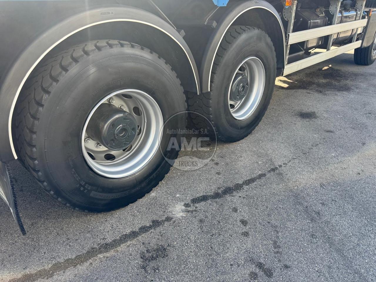 SCANIA P410 6X4 EURO6 COM GRUA HIAB KM 414 FT-S RETARDER REDUÇÃO