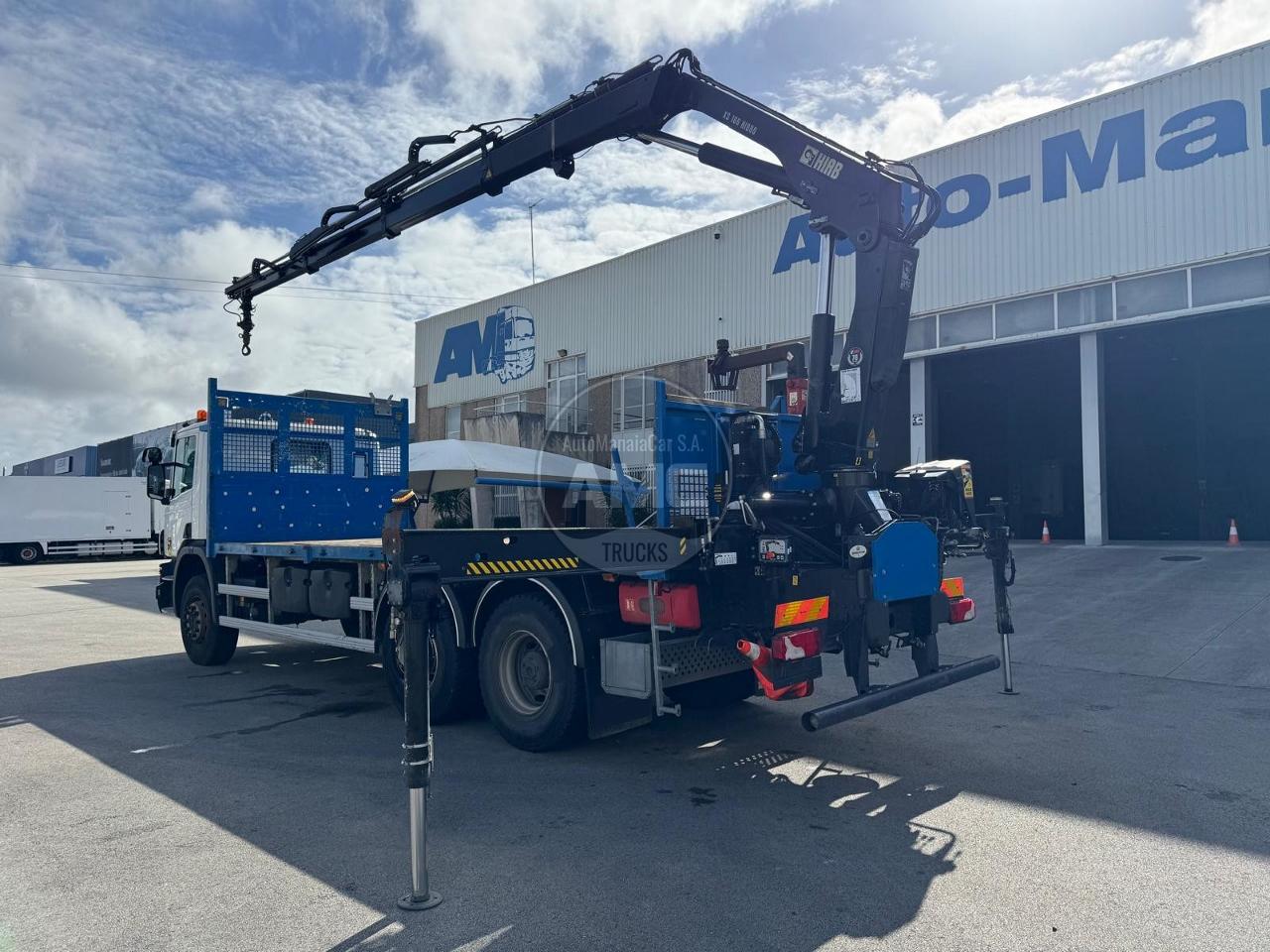 SCANIA P410 6X4 EURO6 COM GRUA HIAB KM 414 FT-S RETARDER REDUÇÃO