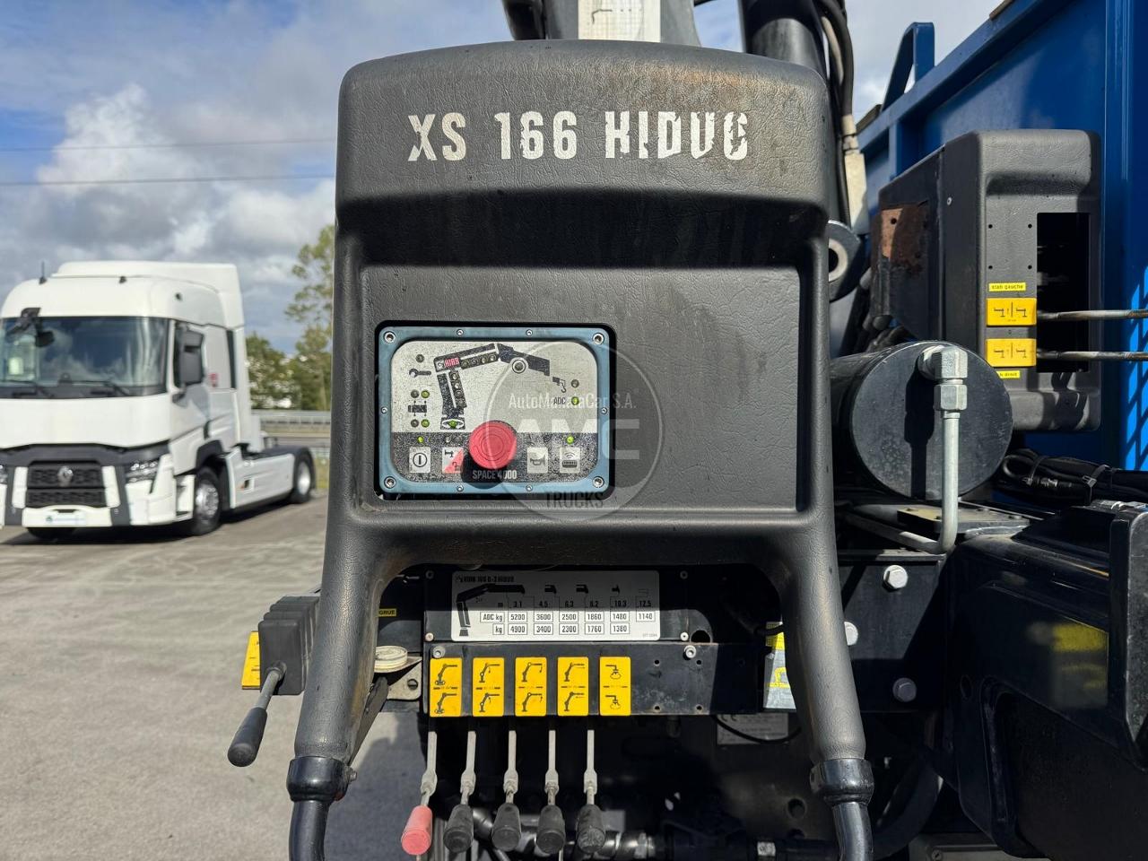 SCANIA P410 6X4 EURO6 COM GRUA HIAB KM 414 FT-S RETARDER REDUÇÃO