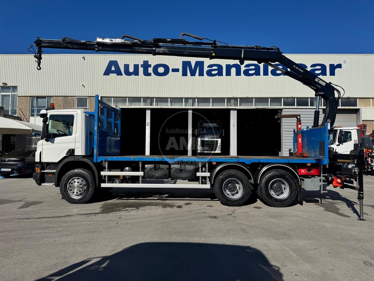SCANIA P410 6X4 EURO6 COM GRUA HIAB KM 414 FT-S RETARDER REDUÇÃO