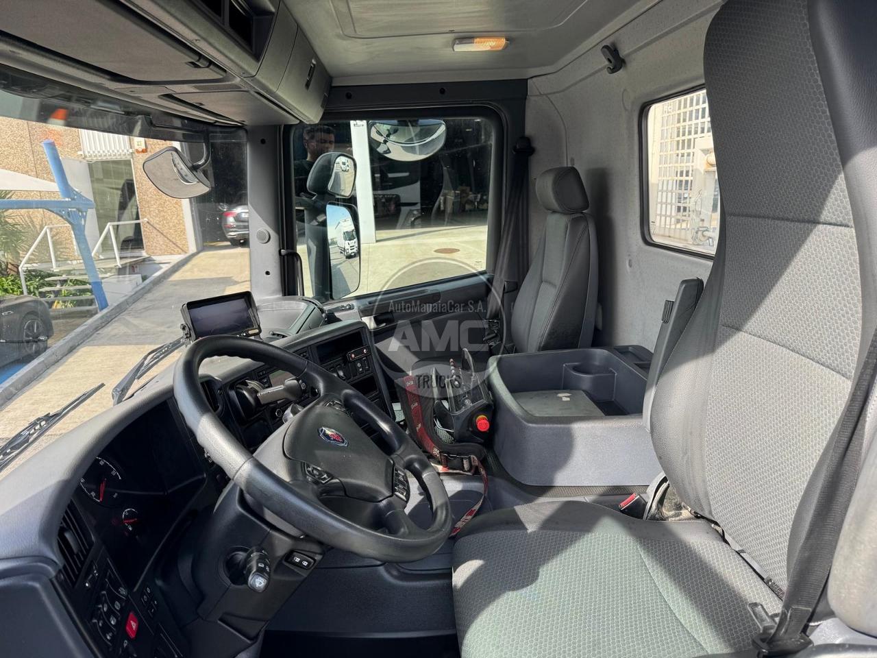 SCANIA P410 e6 8X2 ESTRADO + GRUA RETARDER 259.000KM