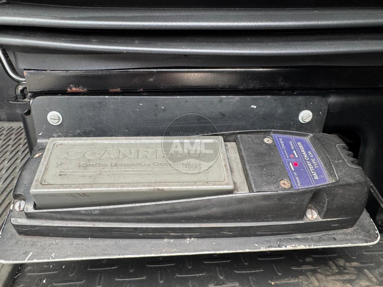 SCANIA R420 EURO5 6X2 RETARDER ABERTA COM GRUA