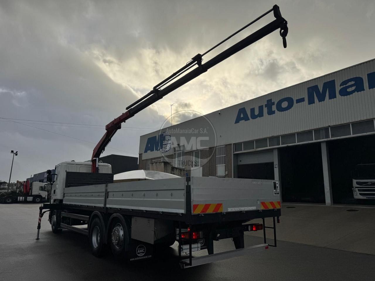 SCANIA R420 EURO5 6X2 RETARDER ABERTA COM GRUA