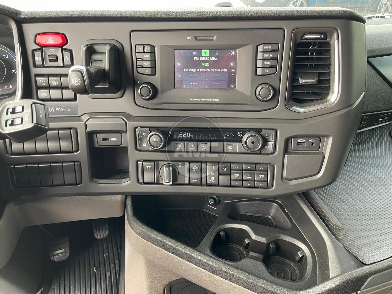 SCANIA R450 EURO6 6X2 10/2019 RETARDER COM PINOS PORTA CONTENTORES