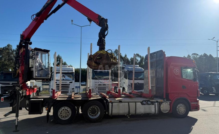 SCANIA R560 V8 6X2 ESPECIAL P/MADEIRA C/GRUA PALFINGER + CABINE FECHADA