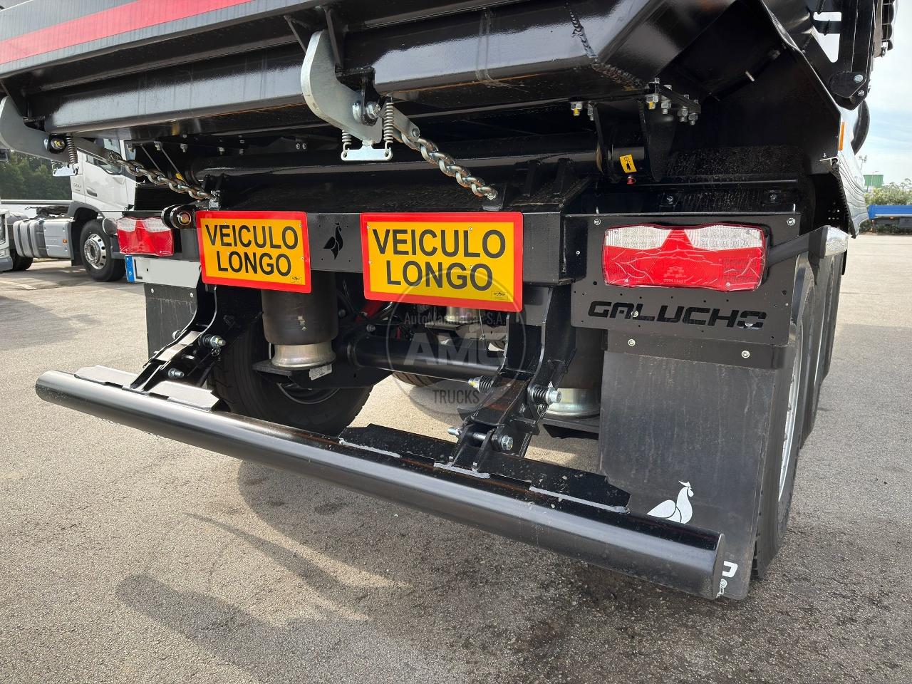 “NOVO” (NEW) – HARDOX 450 CAPACIDADE 25M3 1º E 2º EIXO ELEVÁVEIS
