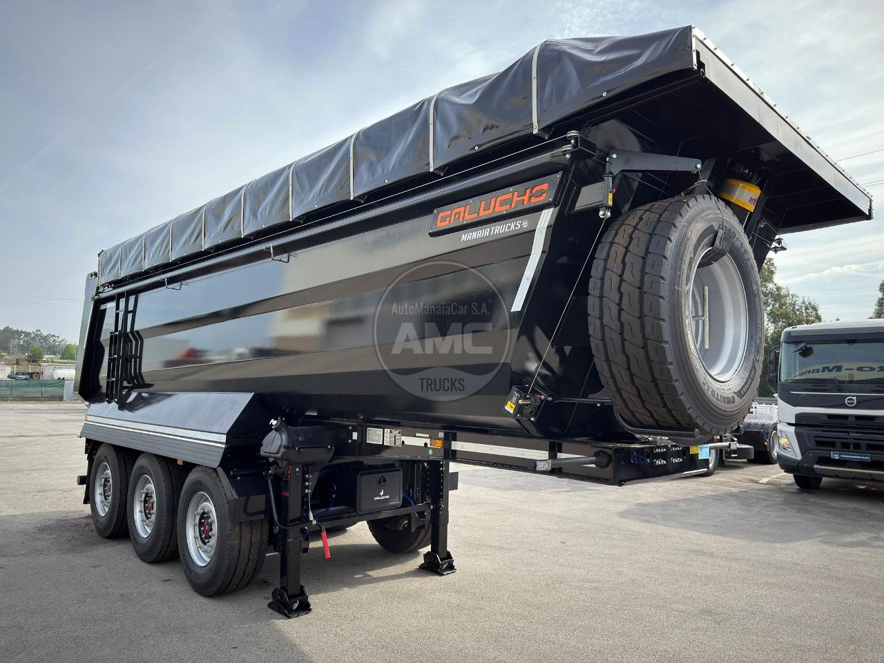 “NOVO” (NEW) – HARDOX 450 CAPACIDADE 25M3 1º E 2º EIXO ELEVÁVEIS