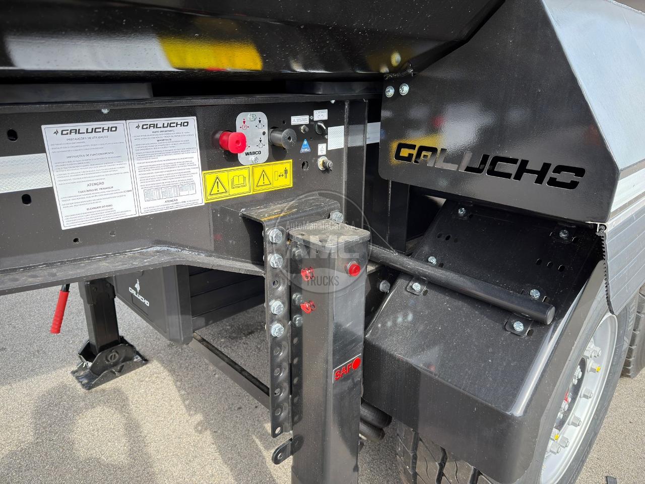 “NOVO” (NEW) – HARDOX 450 CAPACIDADE 25M3 1º E 2º EIXO ELEVÁVEIS