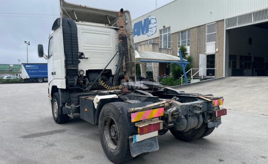 TRATOR VOLVO FH12 420 4X2 CAB. BAIXA KIT HIDRÁULICO E REDUÇÃO