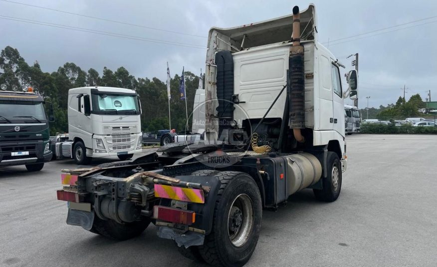 TRATOR VOLVO FH12 420 4X2 CAB. BAIXA KIT HIDRÁULICO E REDUÇÃO