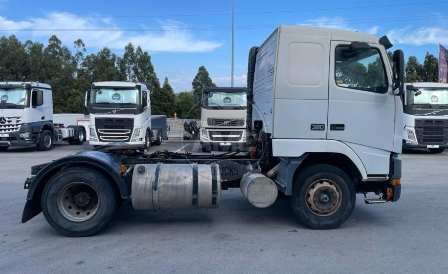 VOLVO FH12 380 4X2 CABINE BAIXA COM KIT HIDRÁULICO
