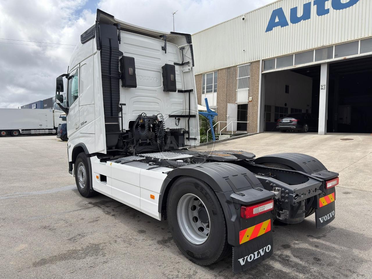 TRATOR VOLVO FH5 500 I-SAVE GLOBETROTTER 4X2 RETARDER FULL ADR (NOVO MODELO)