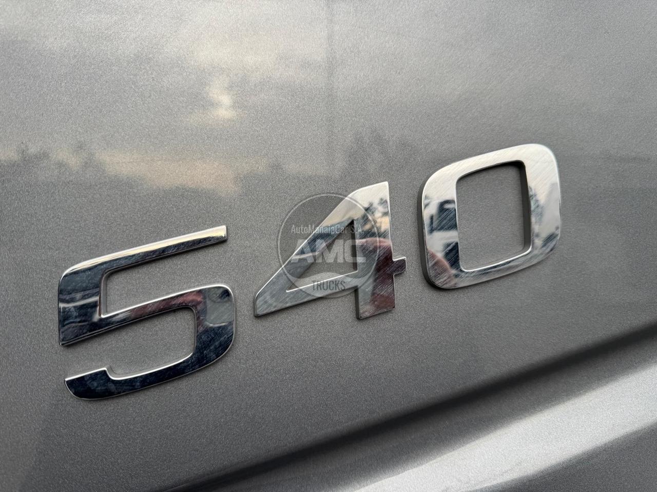 TRATOR VOLVO FH13 540 GLOBETROTTER 4X2 RETARDER COM TV