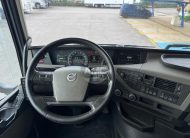 TRATOR VOLVO FH13 540 GLOBETROTTER 4X2 RETARDER COM TV