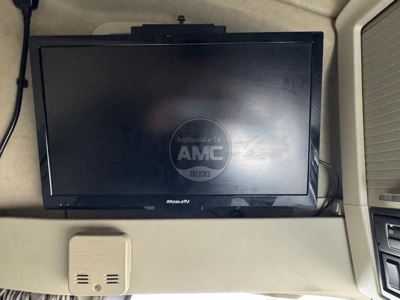 TRATOR VOLVO FH13 540 GLOBETROTTER 4X2 RETARDER COM TV