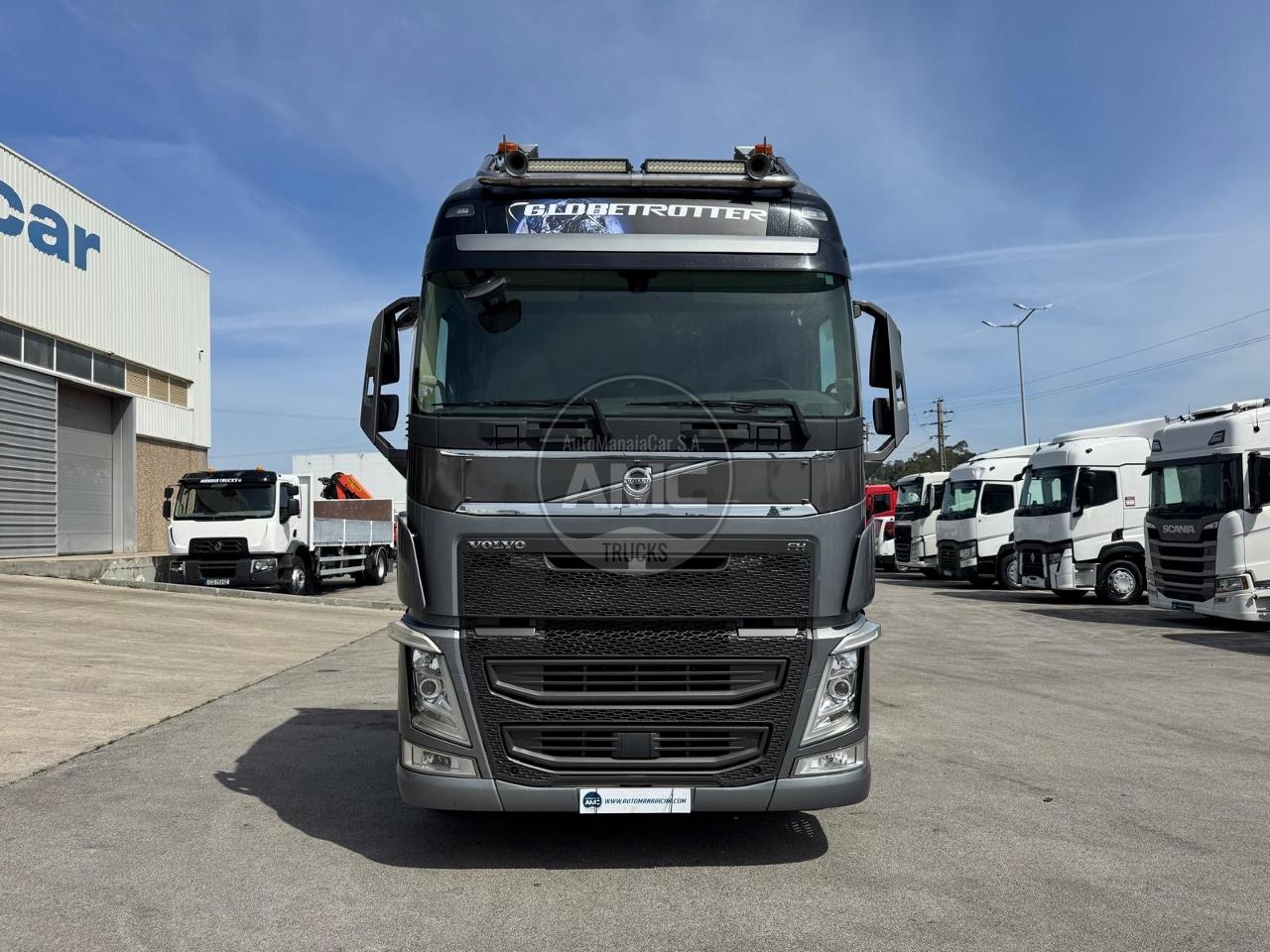 TRATOR VOLVO FH13 540 GLOBETROTTER 4X2 RETARDER COM TV