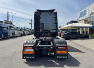 TRATOR VOLVO FH13 540 GLOBETROTTER 4X2 RETARDER COM TV