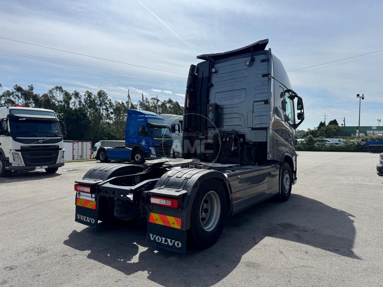 TRATOR VOLVO FH13 540 GLOBETROTTER 4X2 RETARDER COM TV