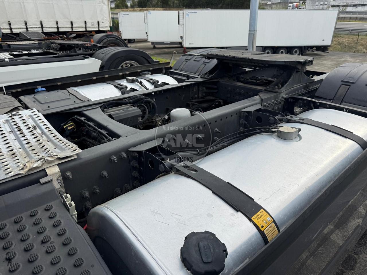 TRATOR VOLVO FH13 540 GLOBETROTTER 4X2 RETARDER COM TV