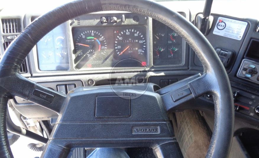 VOLVO FH12 380 GLOBETROTTER 4X2