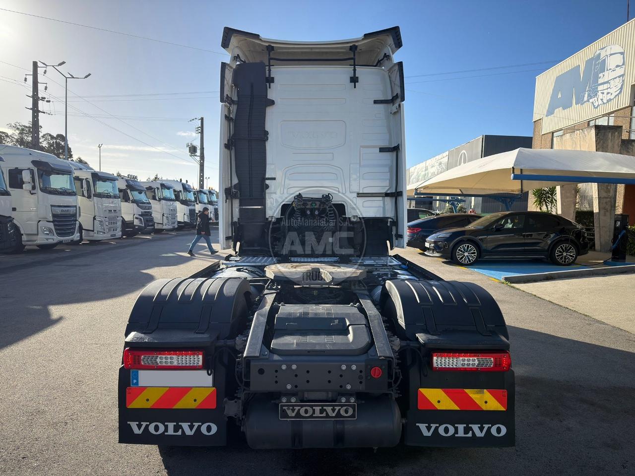 TRATOR VOLVO FH5 460 I-SAVE GLOBETROTTER 4X2 RETARDER “NOVO MODELO”