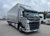 VOLVO FM11 330 EURO6 4X2 2016 CX FECHADA 8.15 X 2.48 X 2.65