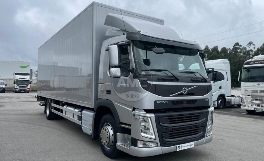 VOLVO FM11 330 EURO6 4X2 2016 CX FECHADA 8.15 X 2.48 X 2.65