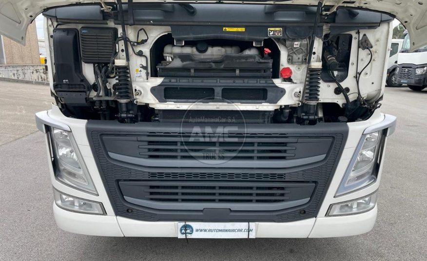 VOLVO FM11 330 EURO6 4X2 2017 COM CORTINAS E TETO DESLIZANTES 8.20 X 2.47 X 2.70