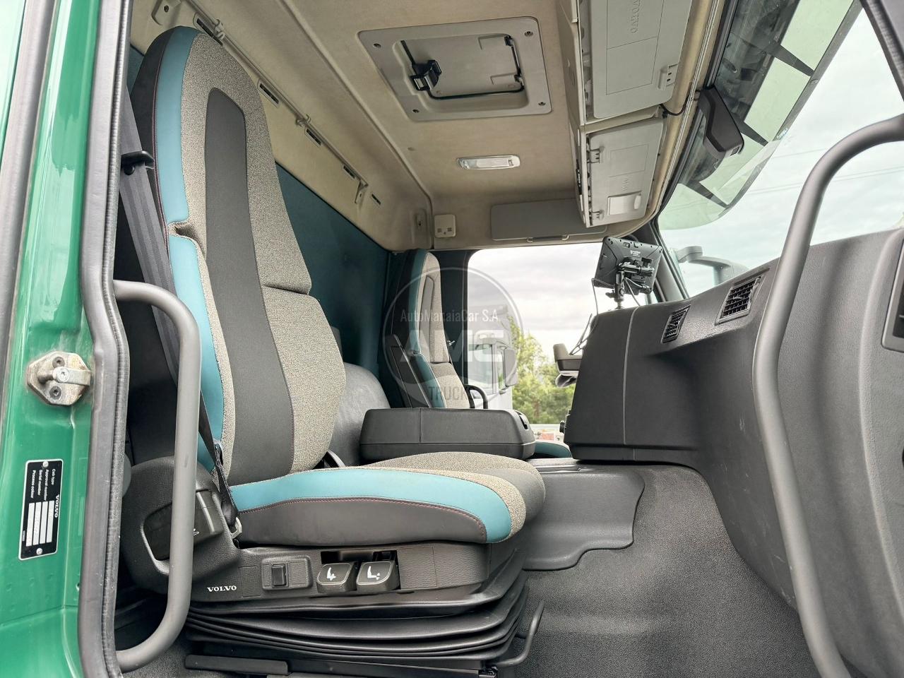 VOLVO FM11 410 EURO6 6X2 CORTINAS 11/2018 COM HISTÓRICO MANUTENÇÃO NA MARCA