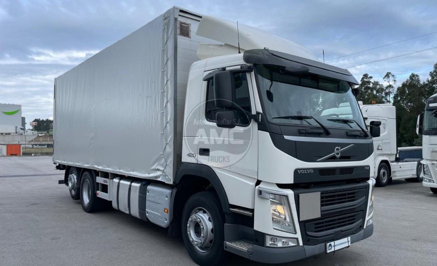 VOLVO FM13 420 EURO6 6X2 CORTINAS E TETO DESLIZANTES 2017 359.000 KM