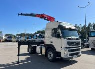 TRATOR VOLVO FM13 460 4X2 RETARDER COM GRUA FASSI