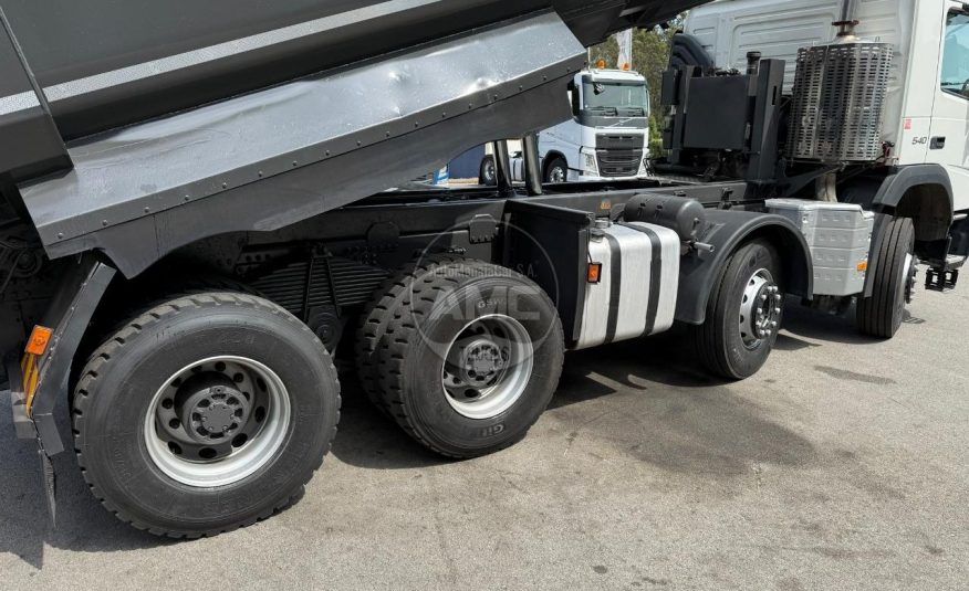 VOLVO FMX13 540 E6 8X4 BASCULANTE 2017 161.000 KM